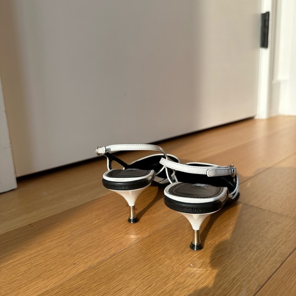 Prada white color block sling back pumps, size 40 - Picture 4 of 5